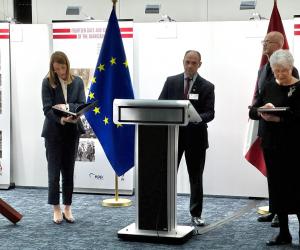 Barikādēm 35 – 27Jan2026 – Eiropas Parlamentā Briselē – fotoizstādes “Barikāžu 14 dienas un naktis” atklāšana