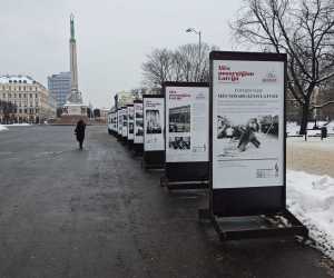 Barikādēm 35 – 14Jan2026 – foto izstāde Brīvības laukumā "Mēs nosargājām Latviju"