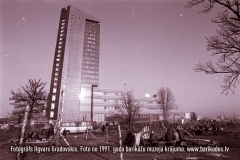 13-30_1991gadaBarikades
